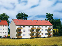 015-13332 - 1:120 Mehrfamilienhaus